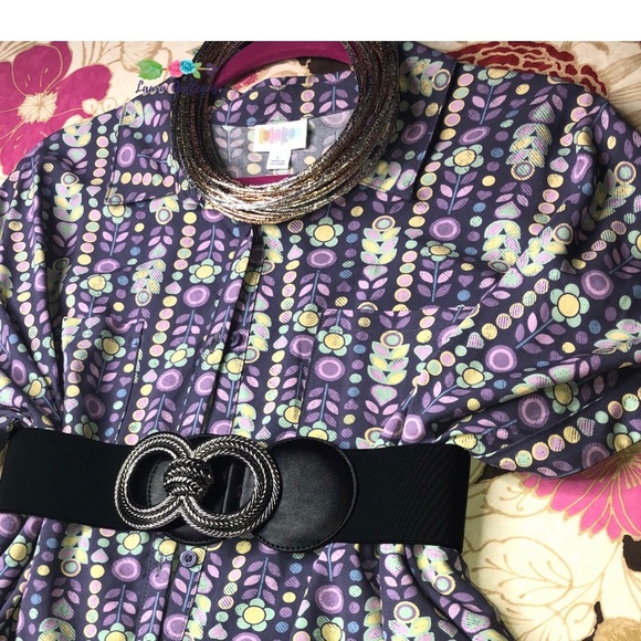 LuLaRoe Tops - Amy Top Largw